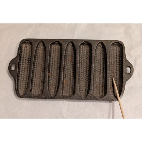 Cast Iron Cornbread Pan 6 Slot Vintage miniature number 3 - Picture 10 of 13